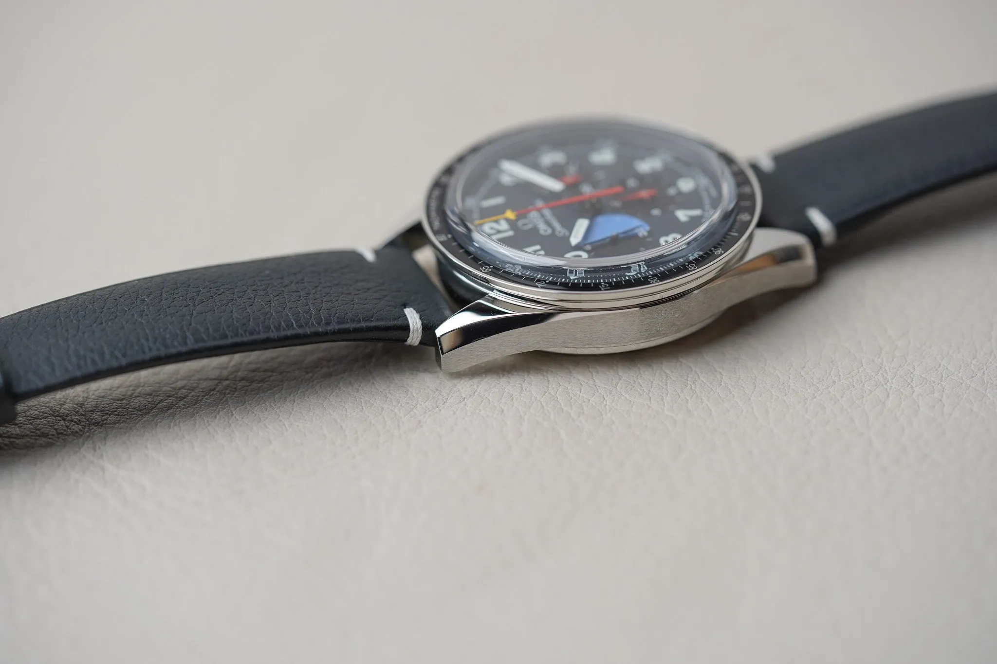 Omega Speedmaster 10th Anniversary Hodinkee 311.32.40.30.06.001