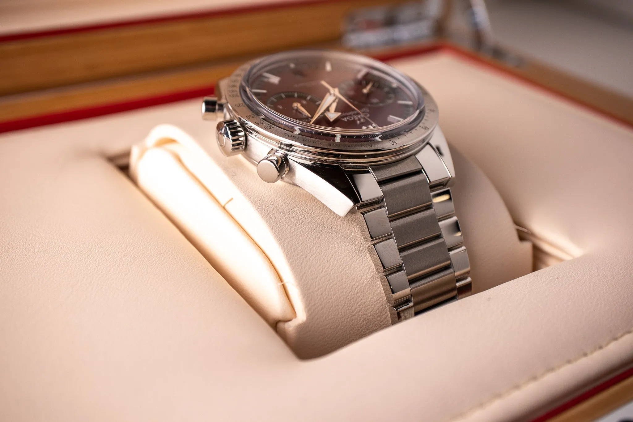 Omega Speedmaster 57' 40.5mm 332.10.41.51.11.001 Burgundy