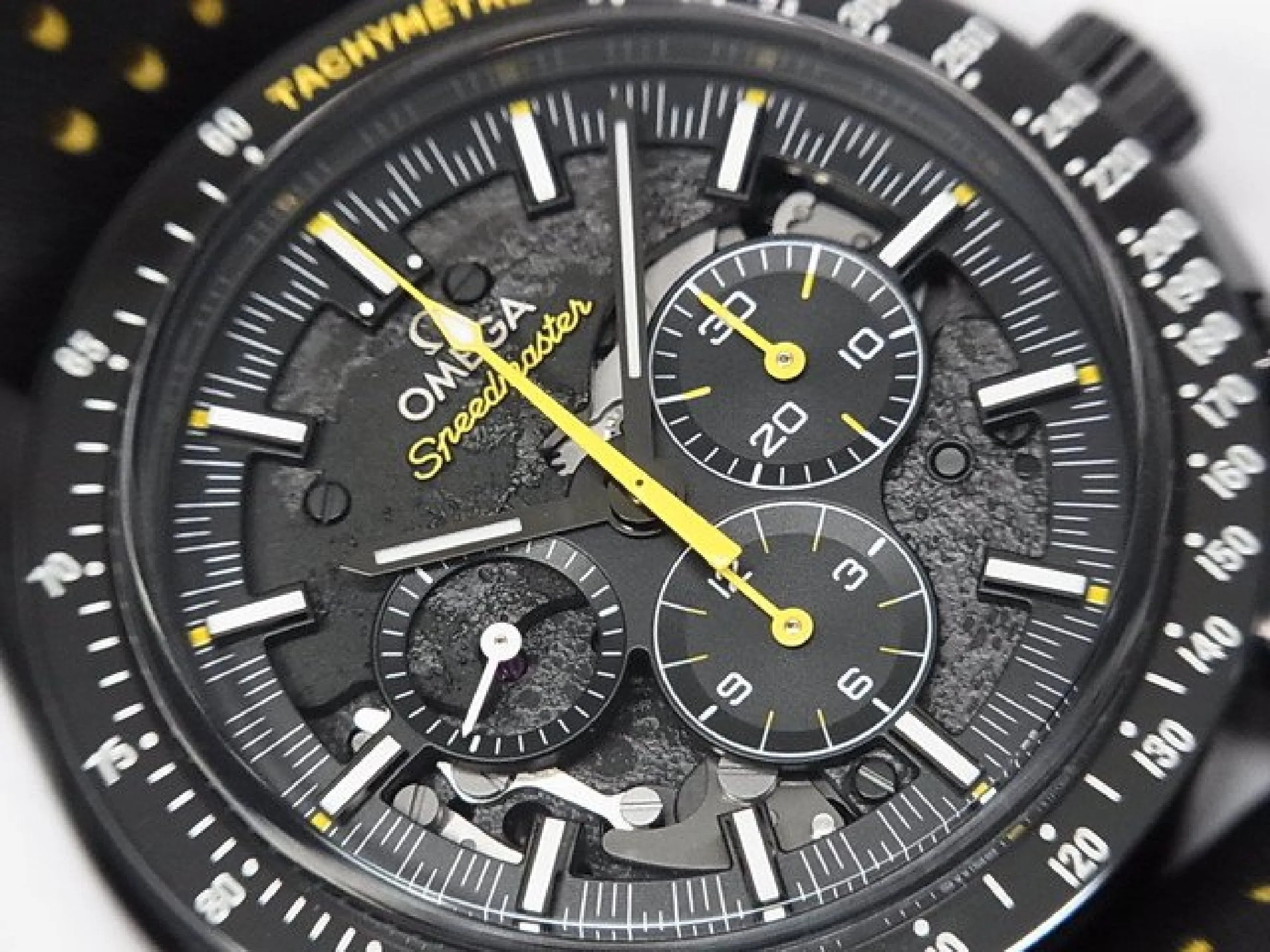 OMEGA Speedmaster dark side of the moon watch Apollo 8 44.25 MM 311.92.44.30.01.001 Mens 179190033