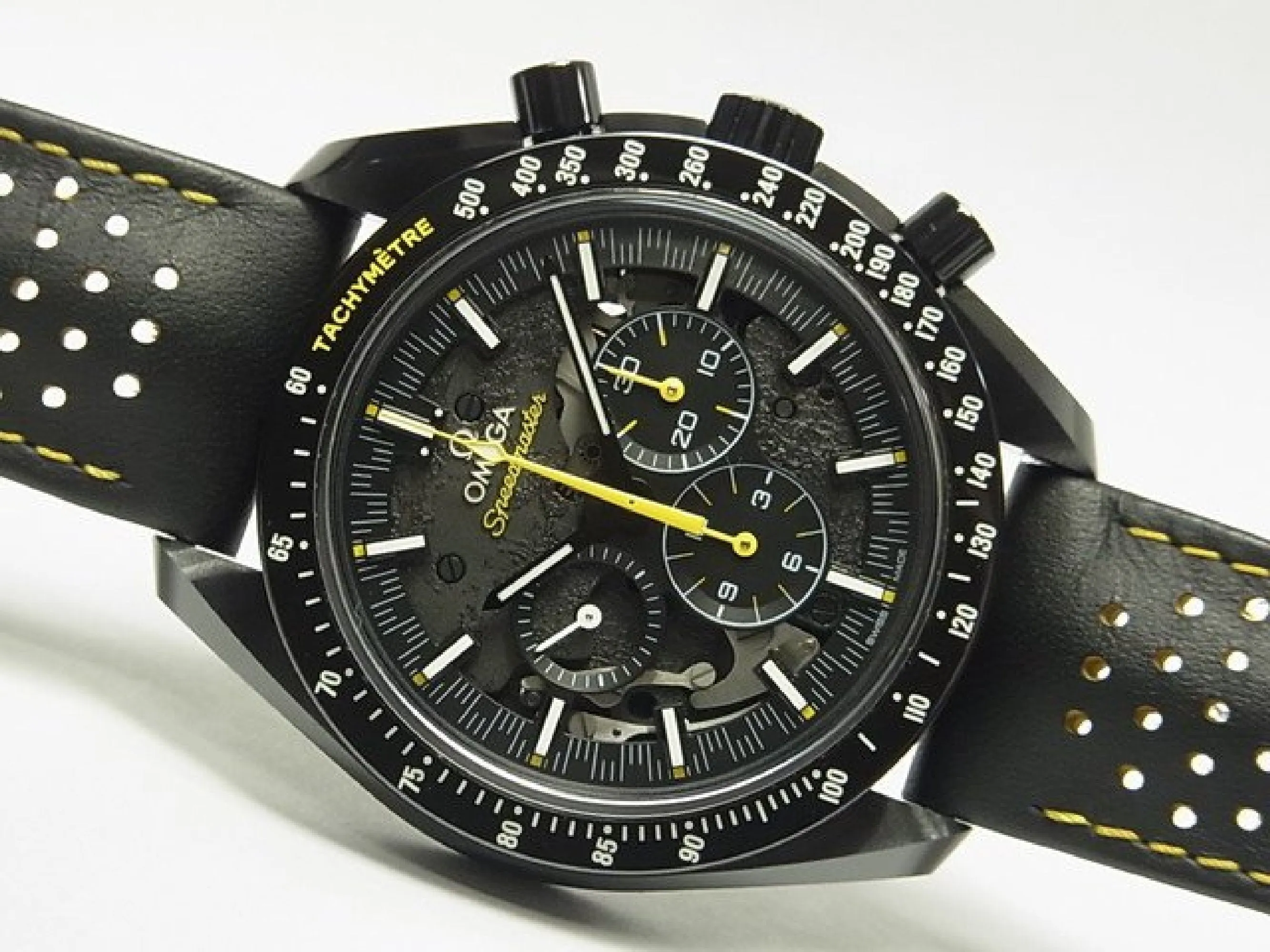 OMEGA Speedmaster dark side of the moon watch Apollo 8 44.25 MM 311.92.44.30.01.001 Mens 179190033