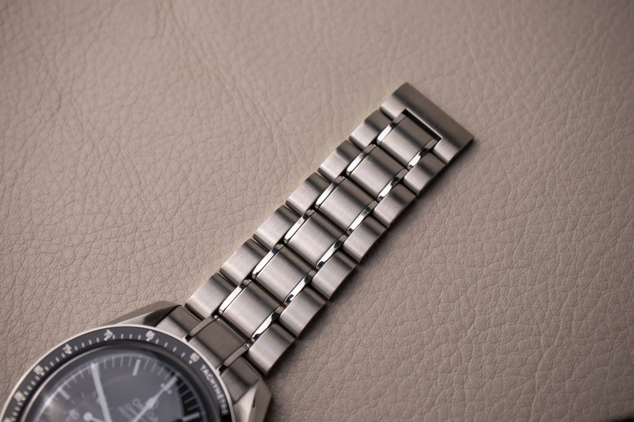 Omega Speedmaster Hesalite 311.30.42.30.01.005