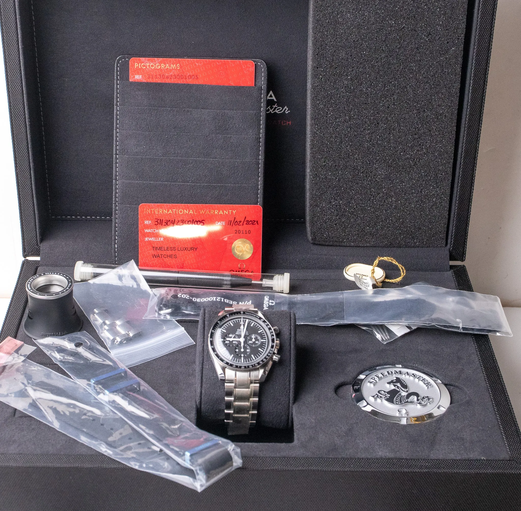 Omega Speedmaster Hesalite 311.30.42.30.01.005