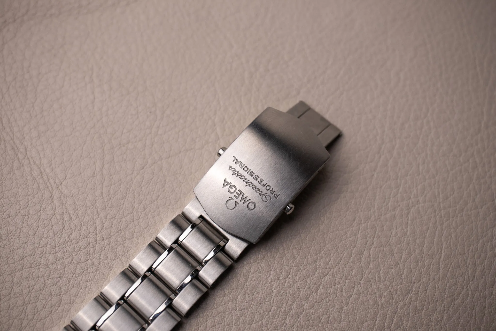 Omega Speedmaster Hesalite 311.30.42.30.01.005