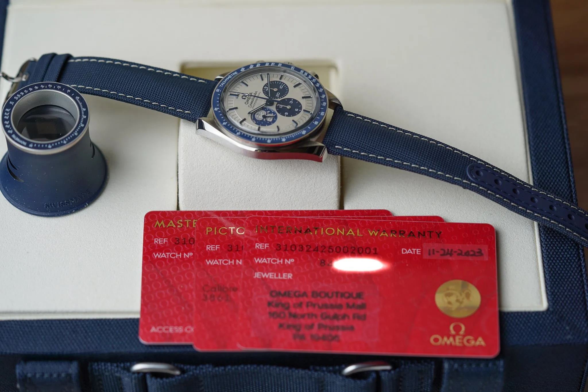 Omega Speedmaster “Silver Snoopy Award” 310.32.42.50.02.001