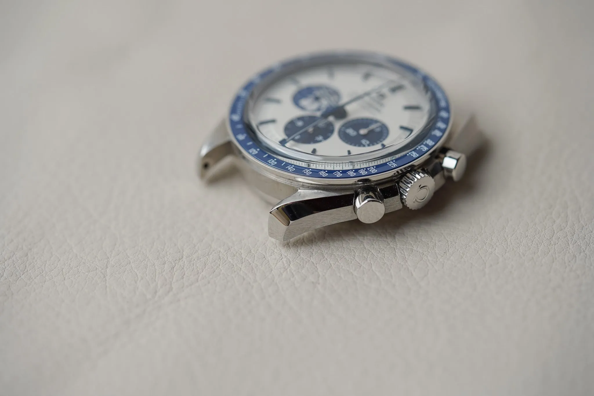 Omega Speedmaster “Silver Snoopy Award” 310.32.42.50.02.001