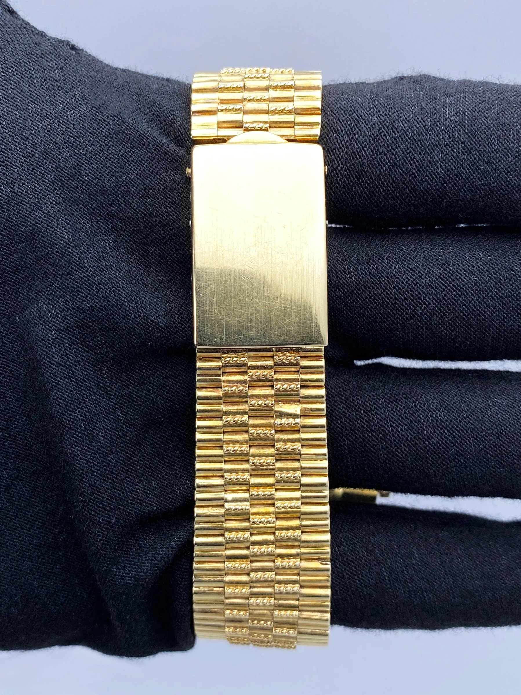 Patek Philippe Calatrava 570J 18K Yellow Gold Mens Watch