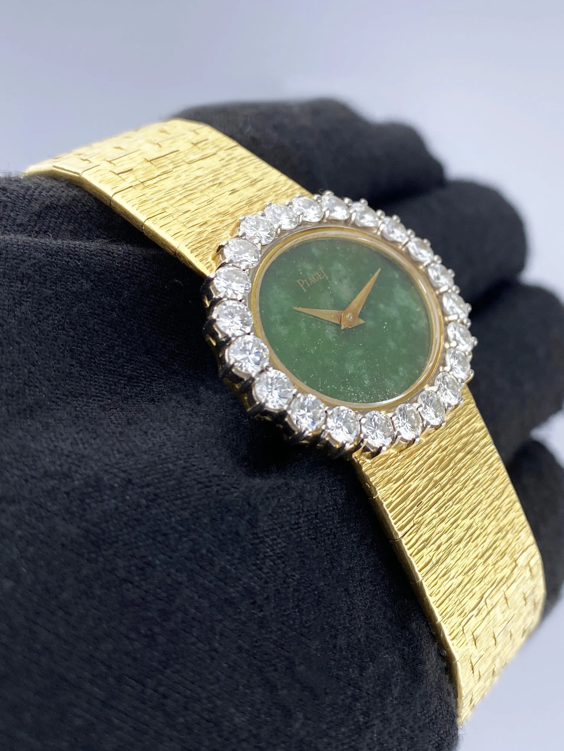 Piaget 9330A6 Diamond Jade Dial Ladies Watch