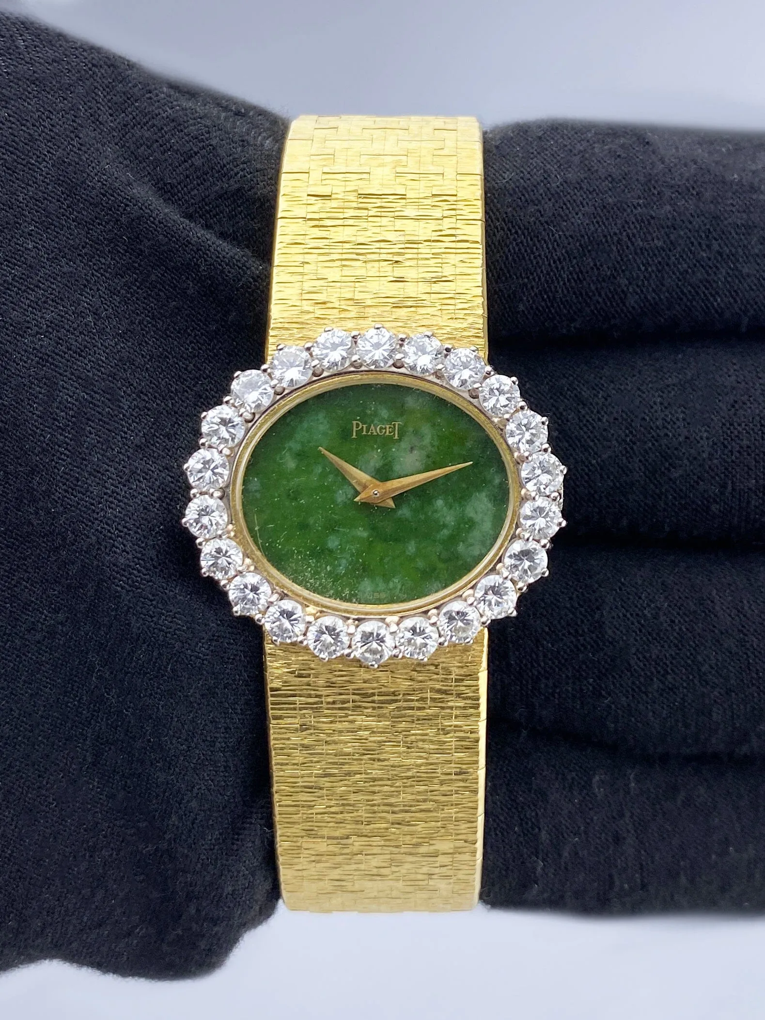 Piaget 9330A6 Diamond Jade Dial Ladies Watch