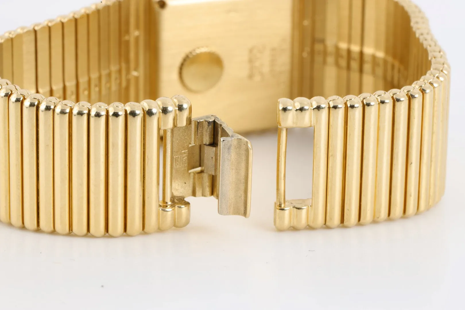 Piaget Polo 7131C510 18k Yellow Gold 25mm Ladies Watch (143.10g.)