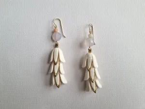 pink ruffles | vintage plastic links chalcedony earrings