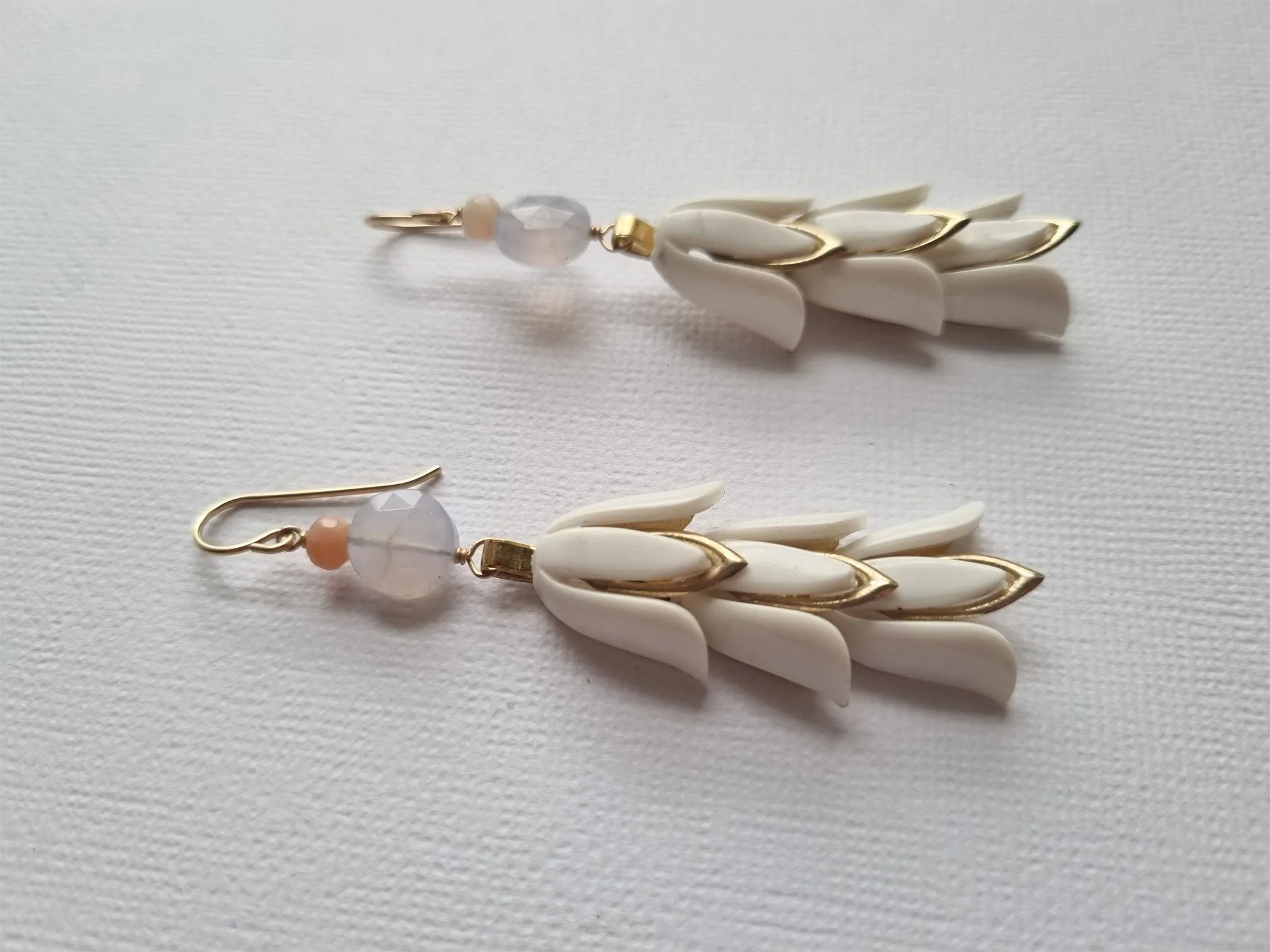 pink ruffles | vintage plastic links chalcedony earrings