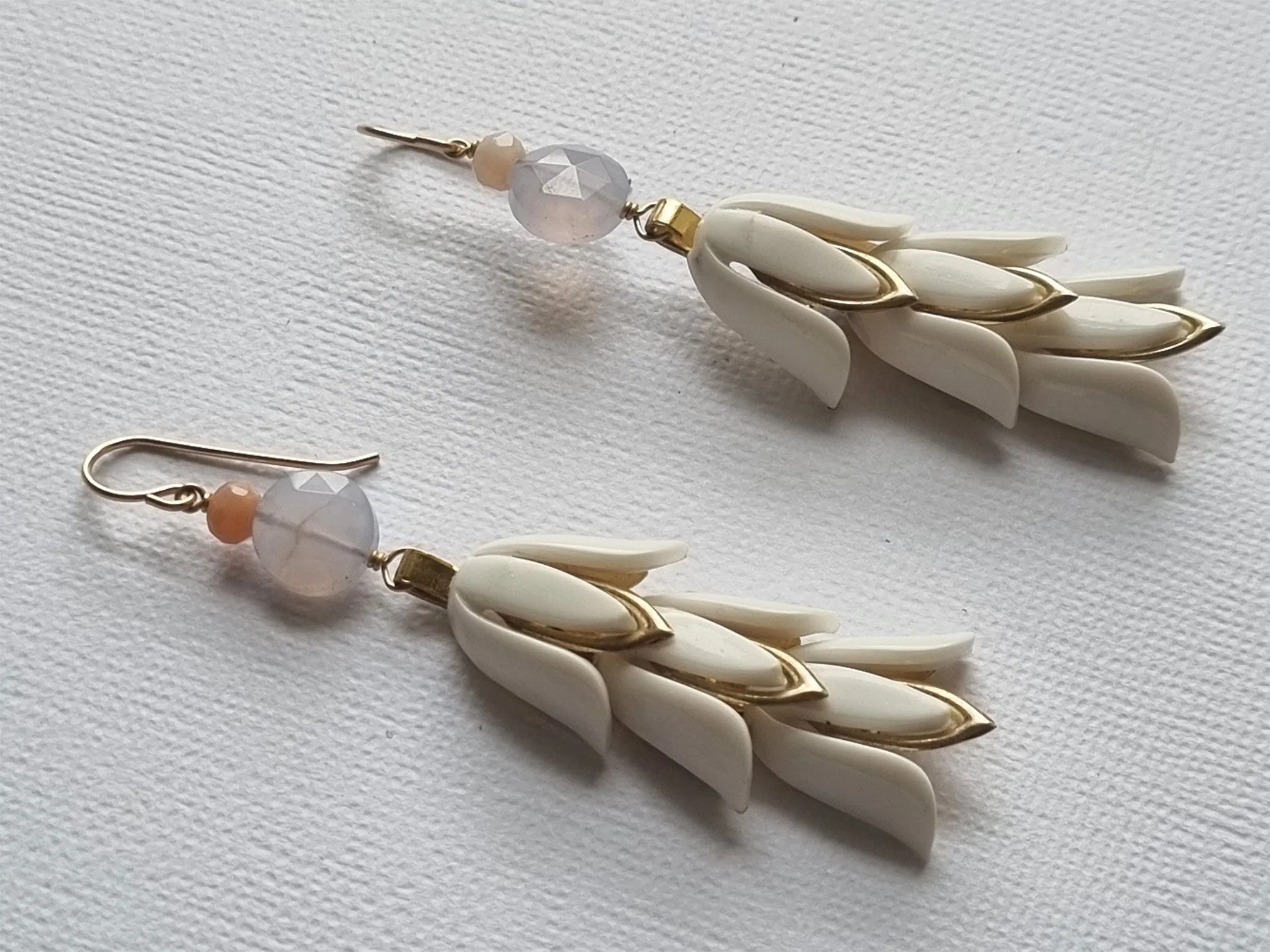 pink ruffles | vintage plastic links chalcedony earrings