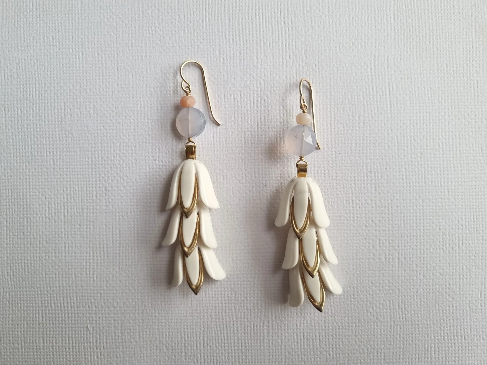 pink ruffles | vintage plastic links chalcedony earrings