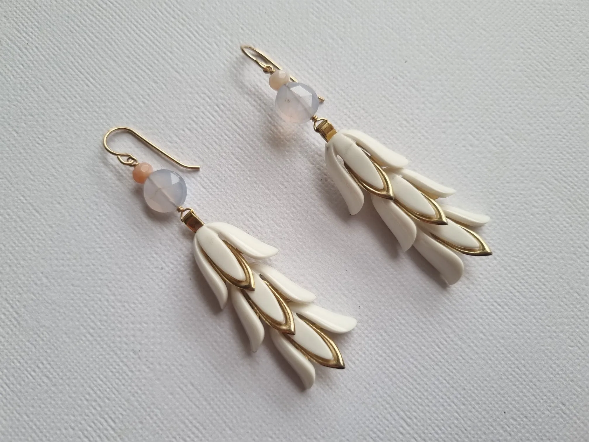 pink ruffles | vintage plastic links chalcedony earrings