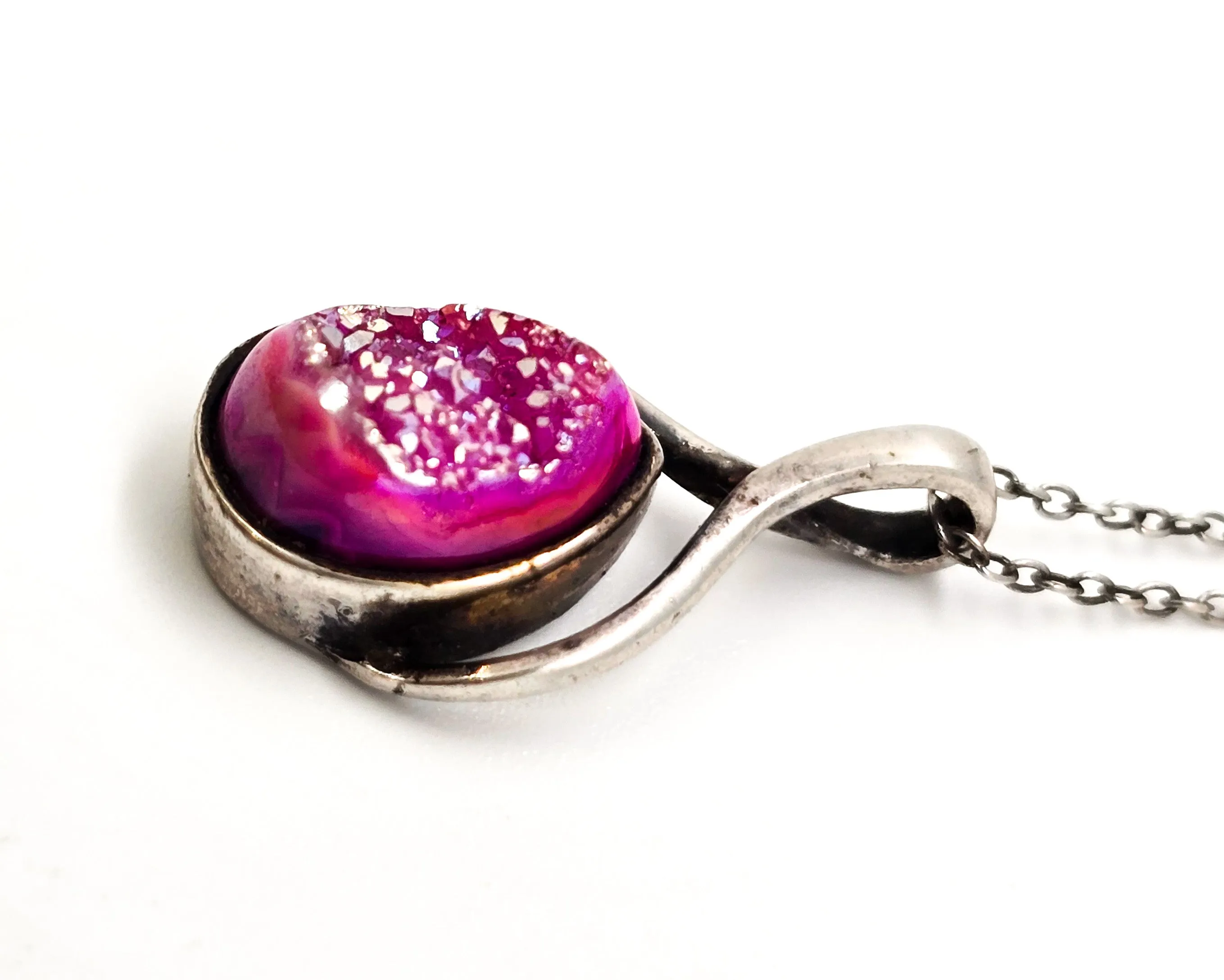 Pink titanium Druzy Sajen India signed vintage sterling silver pendant necklace