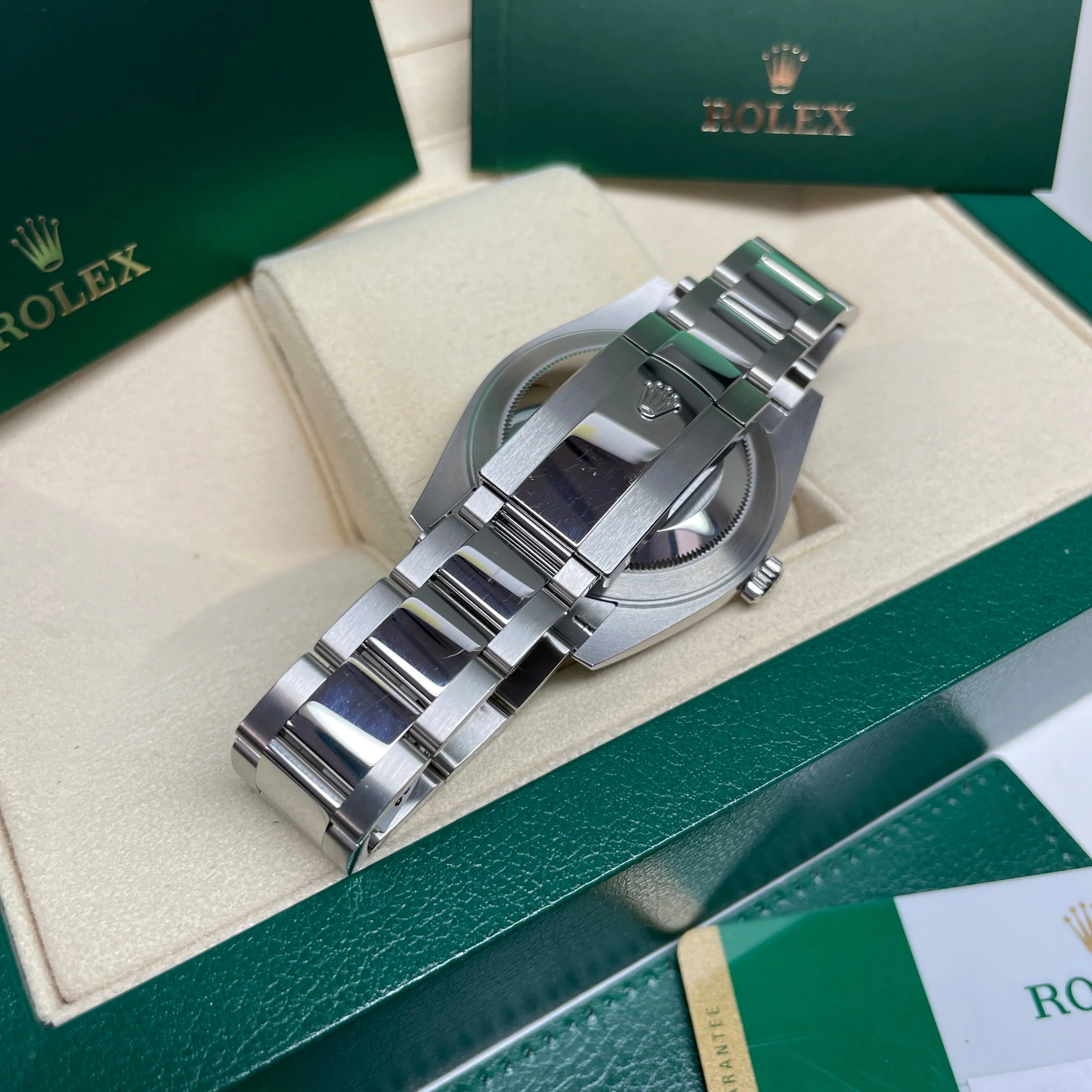 Pre-owned Rolex Oyster Datejust 41mm White Dial Roman Steel 126334