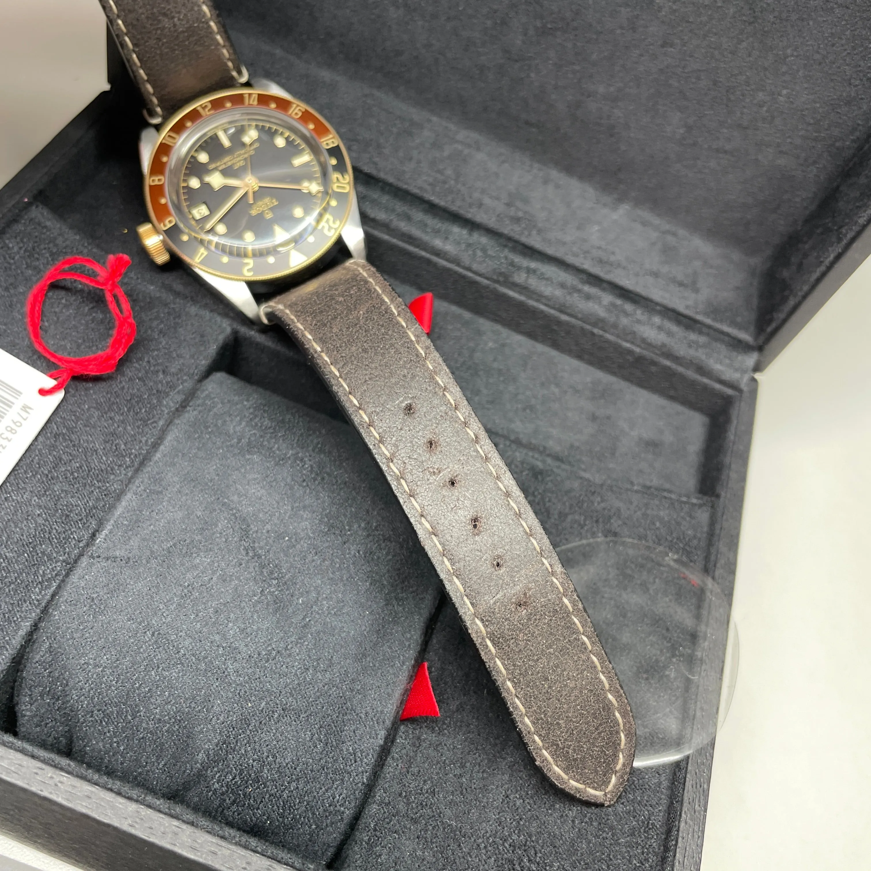 Pre-owned Tudor Black Bay GMT S&G 41mm Watch M79833mn-0003