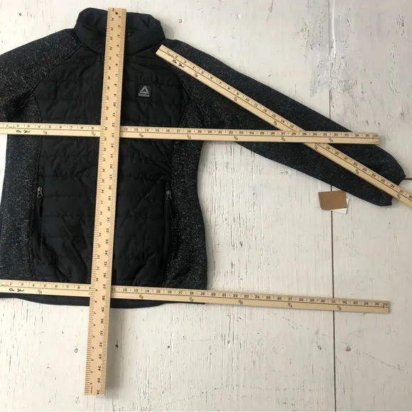 Reebok Black &amp; Black Heather Fleece Women’s Puffer Jacket Medium