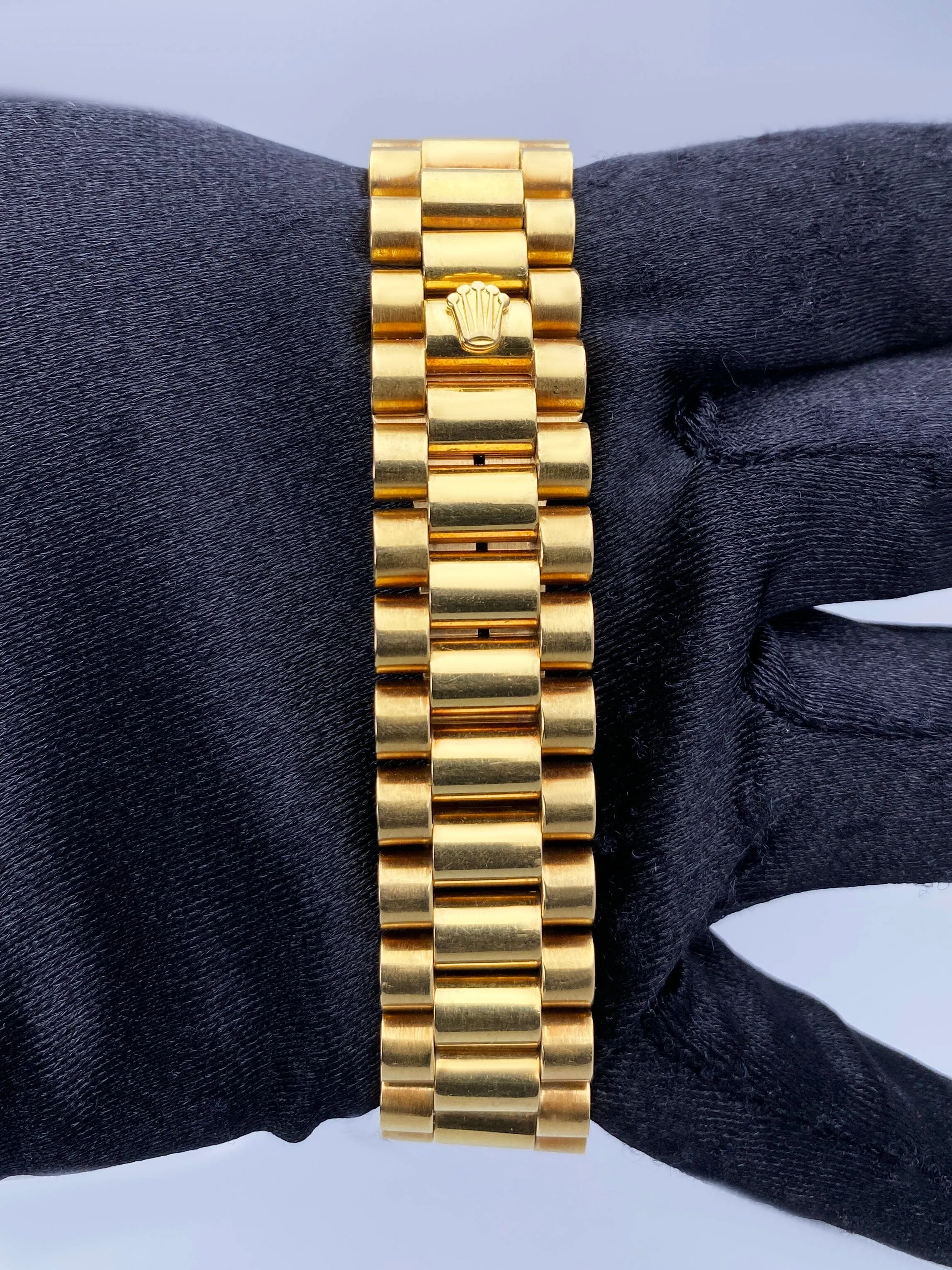 Rolex Day Date 18038 Blue Vignette Diamond Dial Yellow Gold Mens Watch