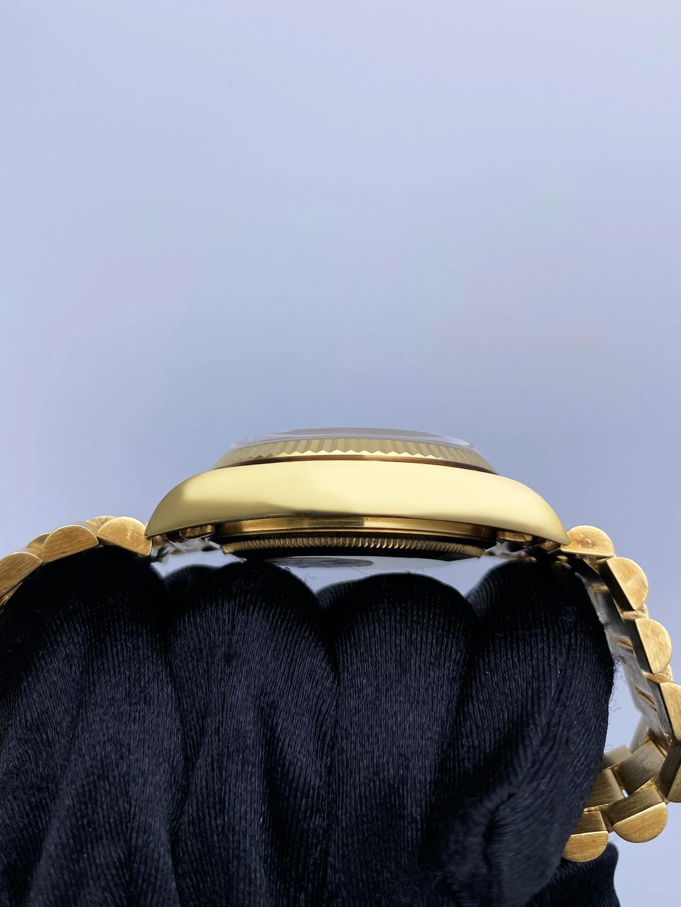 Rolex Day Date 18038 Blue Vignette Diamond Dial Yellow Gold Mens Watch