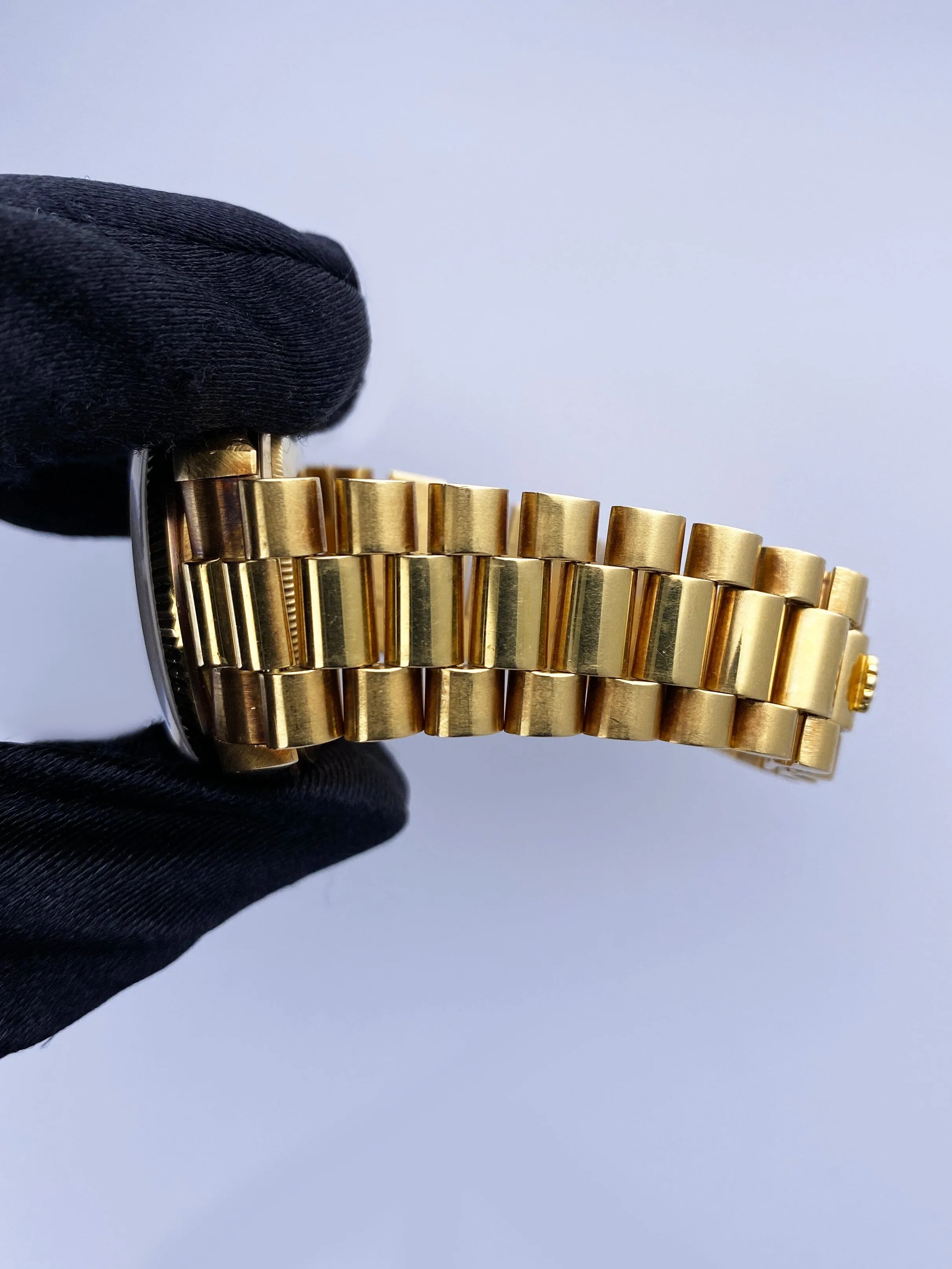 Rolex Day Date 18038 Blue Vignette Diamond Dial Yellow Gold Mens Watch