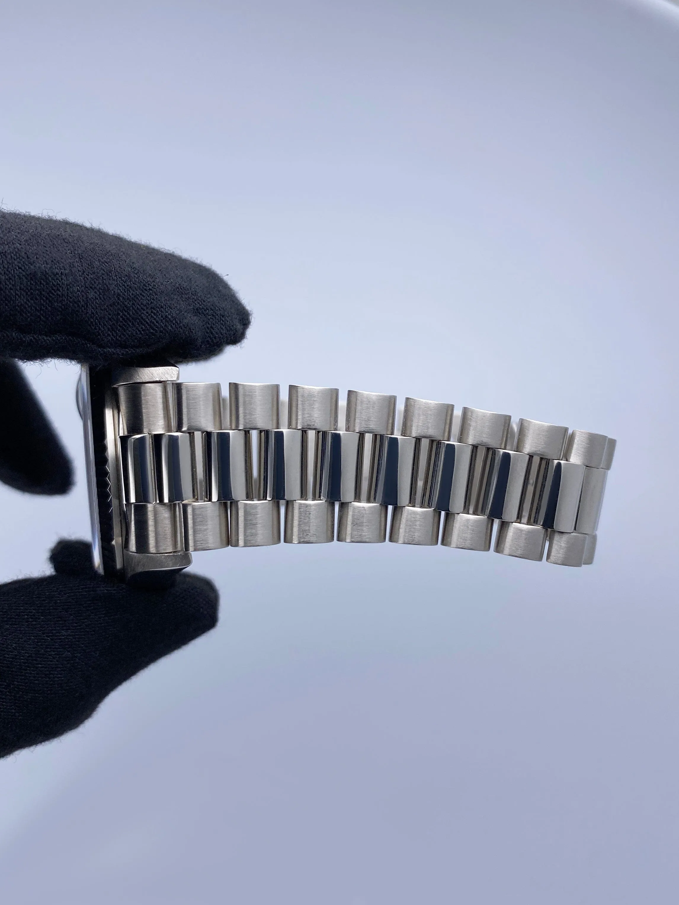 Rolex Day-Date 18039 Black Dial 18K White Gold Mens Watch Box Papers