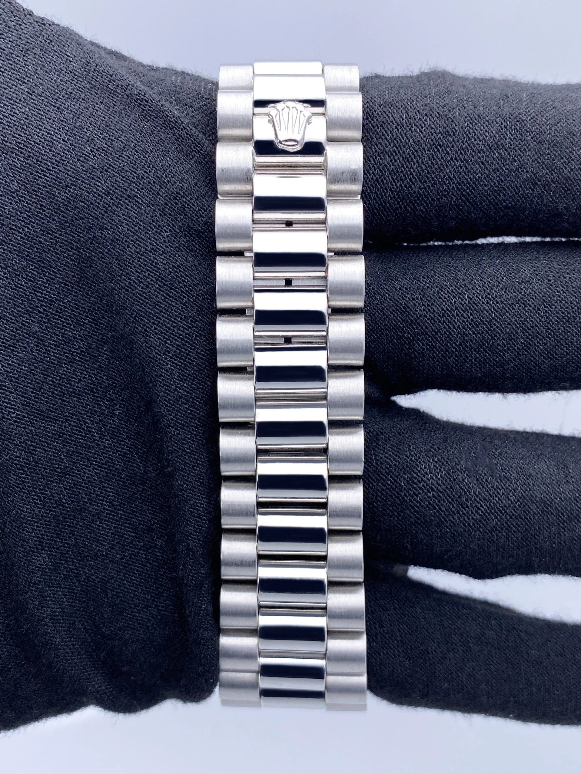 Rolex Day-Date 18039 Diamond Dial 18K White Gold Mens Watch
