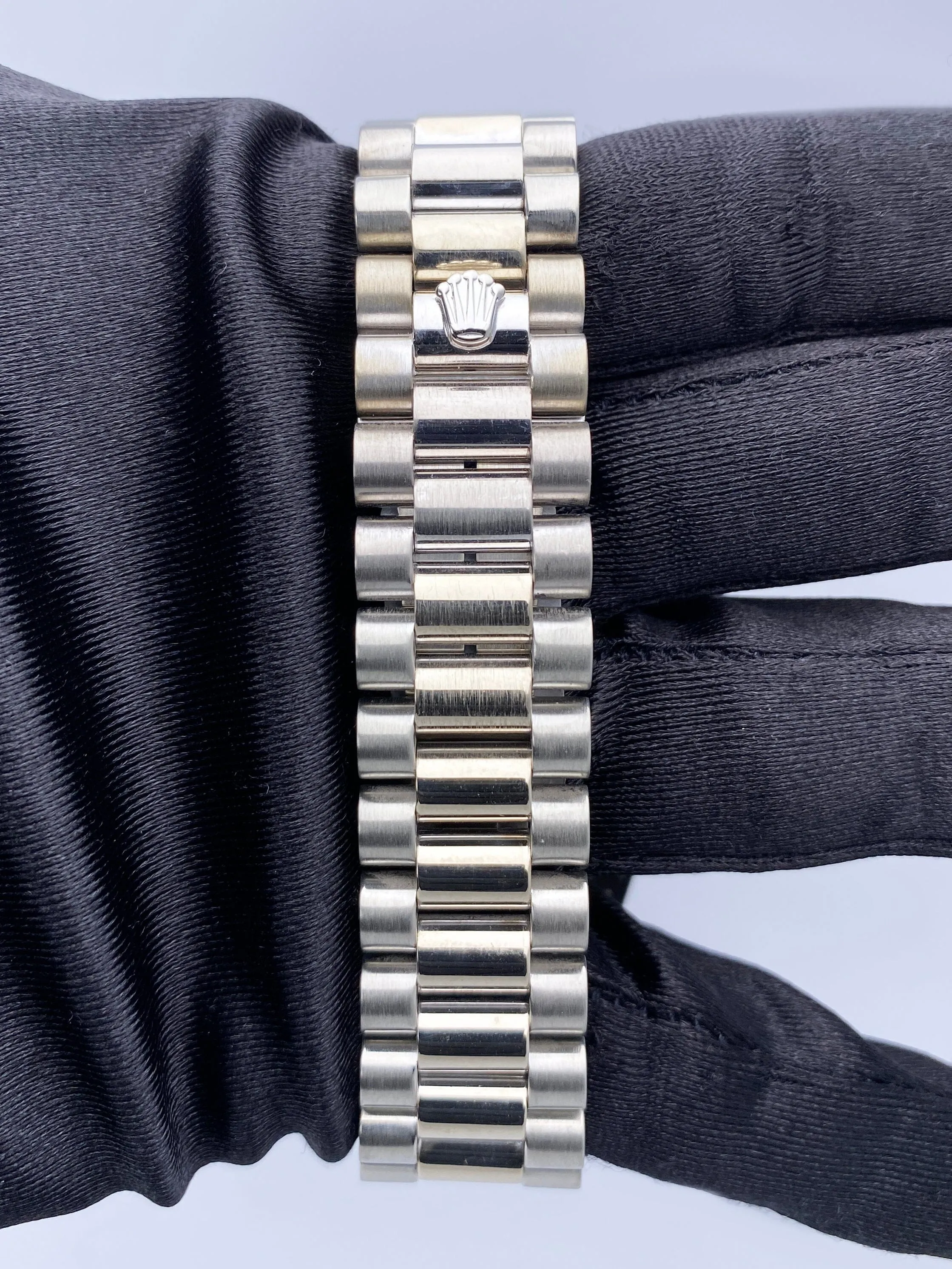 Rolex Day-Date 18039 Diamond Dial 18K White Gold Mens Watch