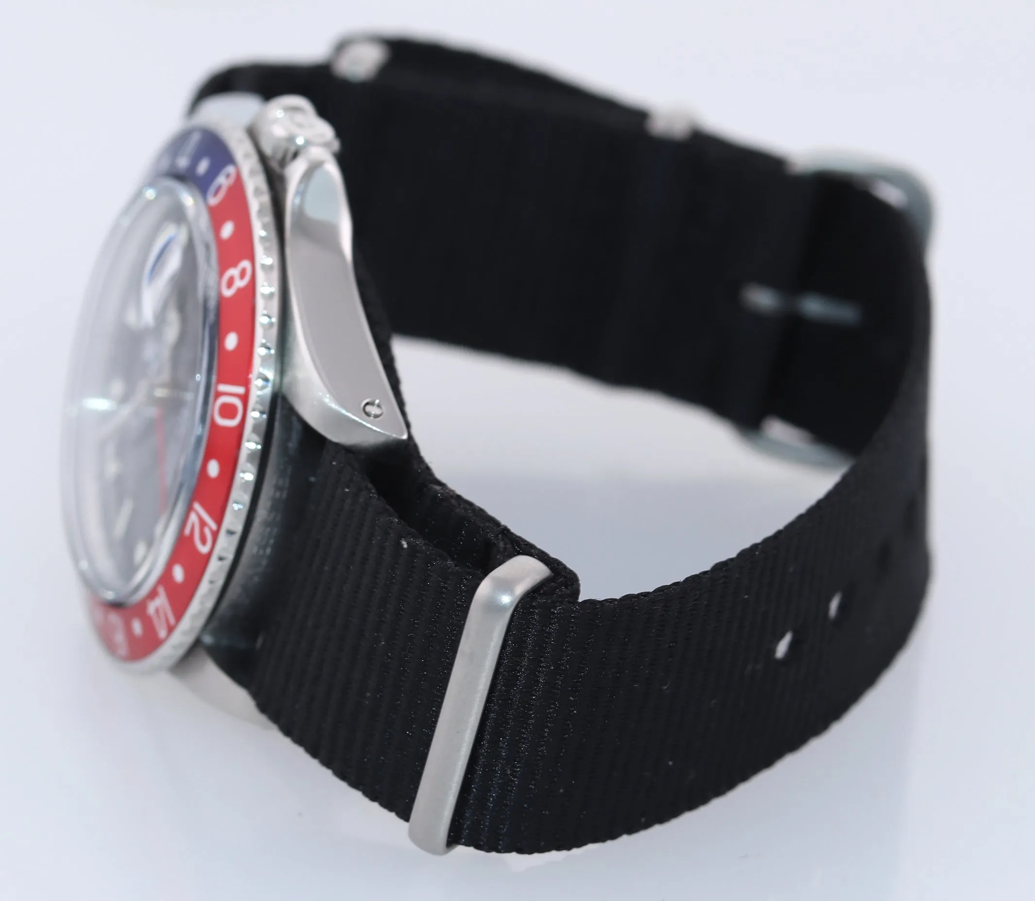 Rolex GMT-Master Pepsi Blue Red Steel Bezel 16750 40mm Nato Date Watch