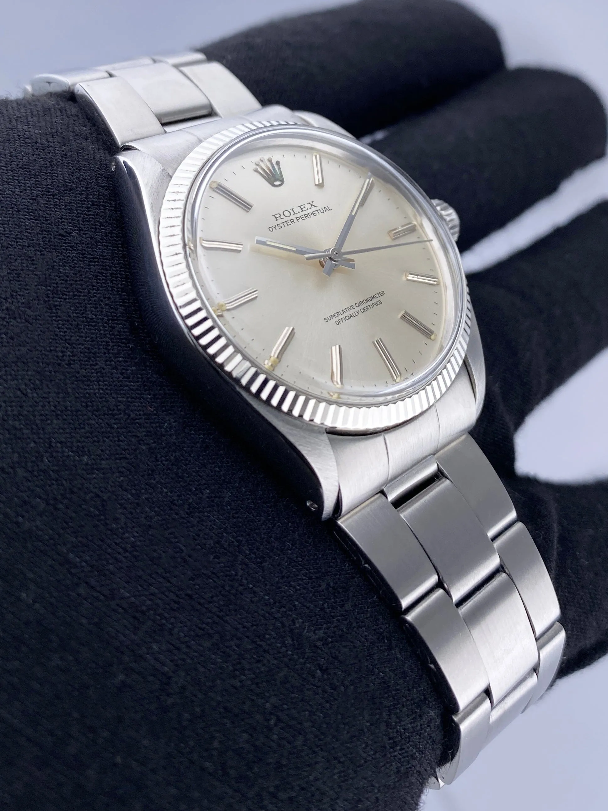 Rolex Oyster Perpetual 1005 Silver Dial Steel Mens Watch