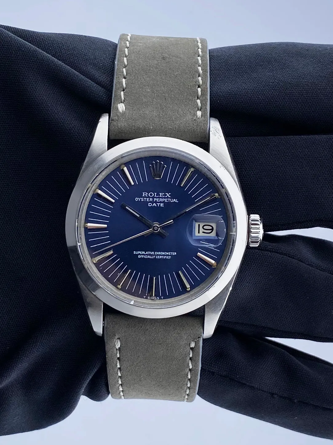 Rolex Oyster Perpetual Date 1500 Blue Dial Mens Watch