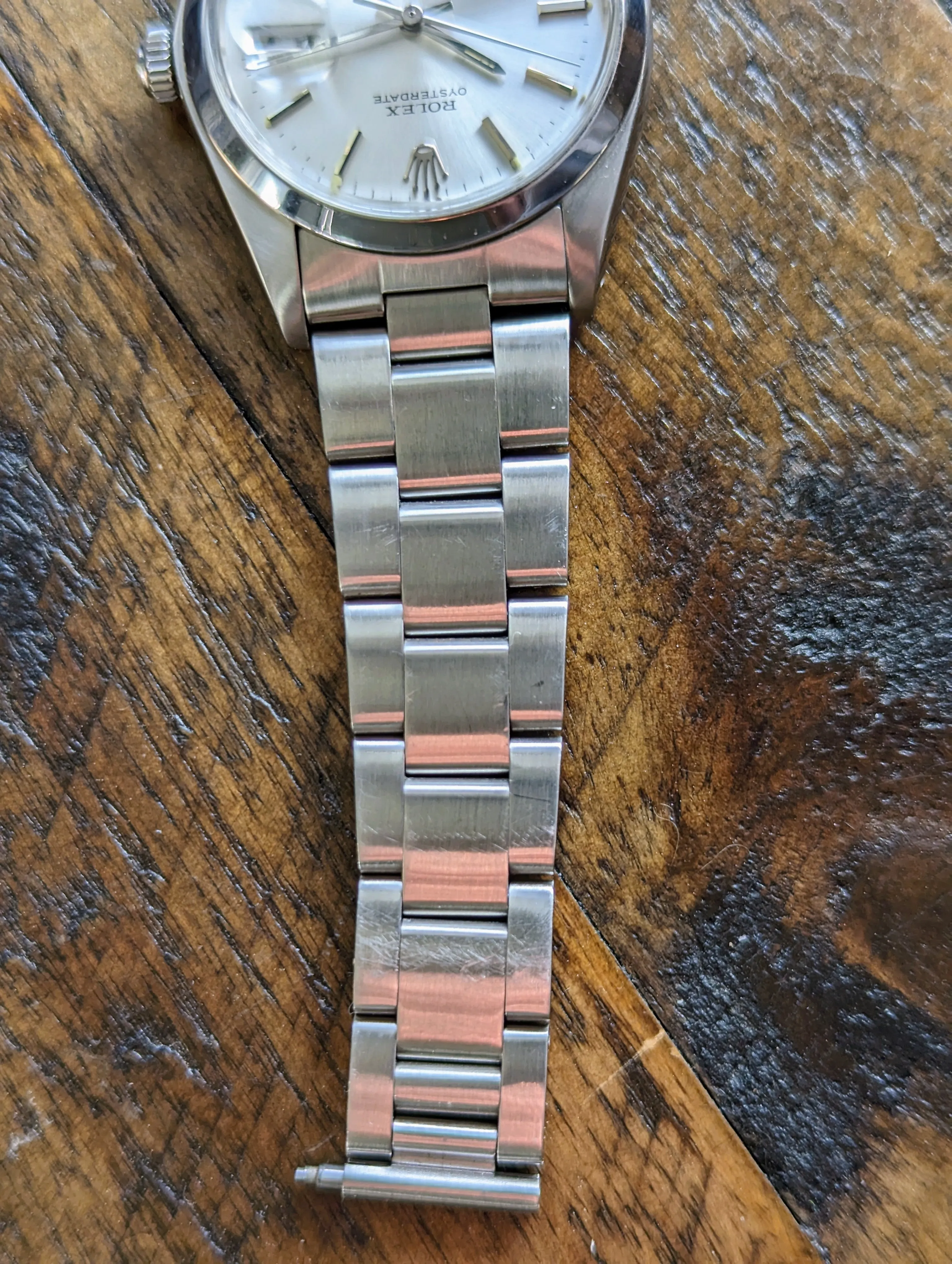 Rolex Oysterdate 6694 - Silver Sunburst