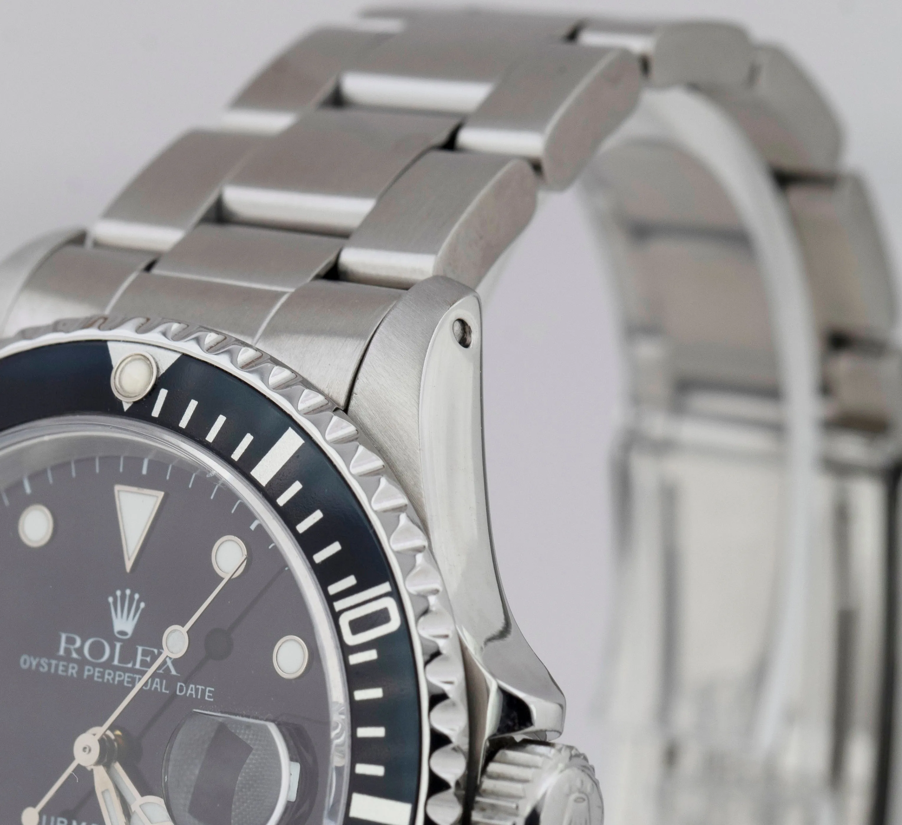 Rolex Submariner Date Stainless Steel Black Automatic Oyster Dive Watch 16610