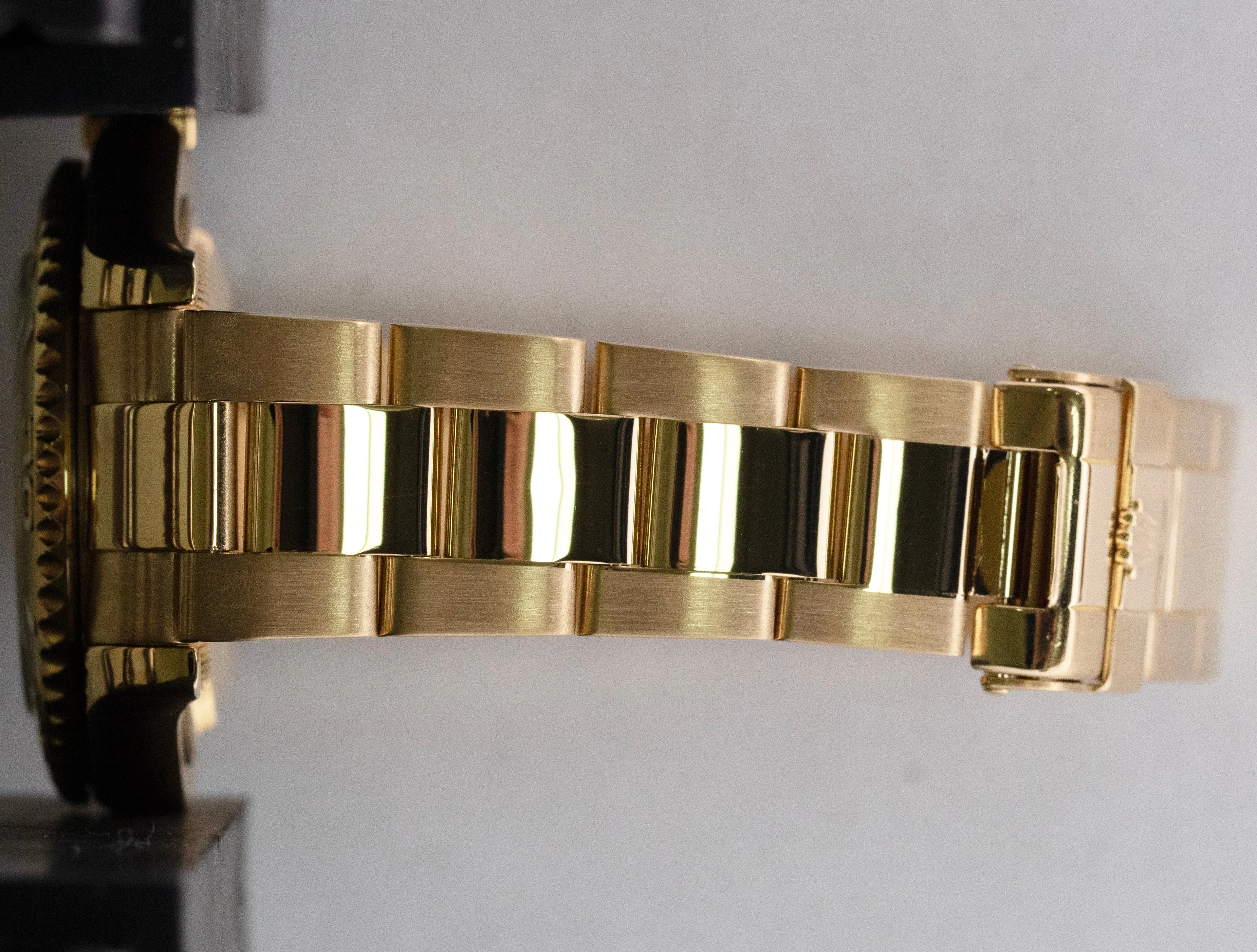 Rolex Yacht-Master 18K Yellow Gold 35mm White Oyster Automatic Watch 68628