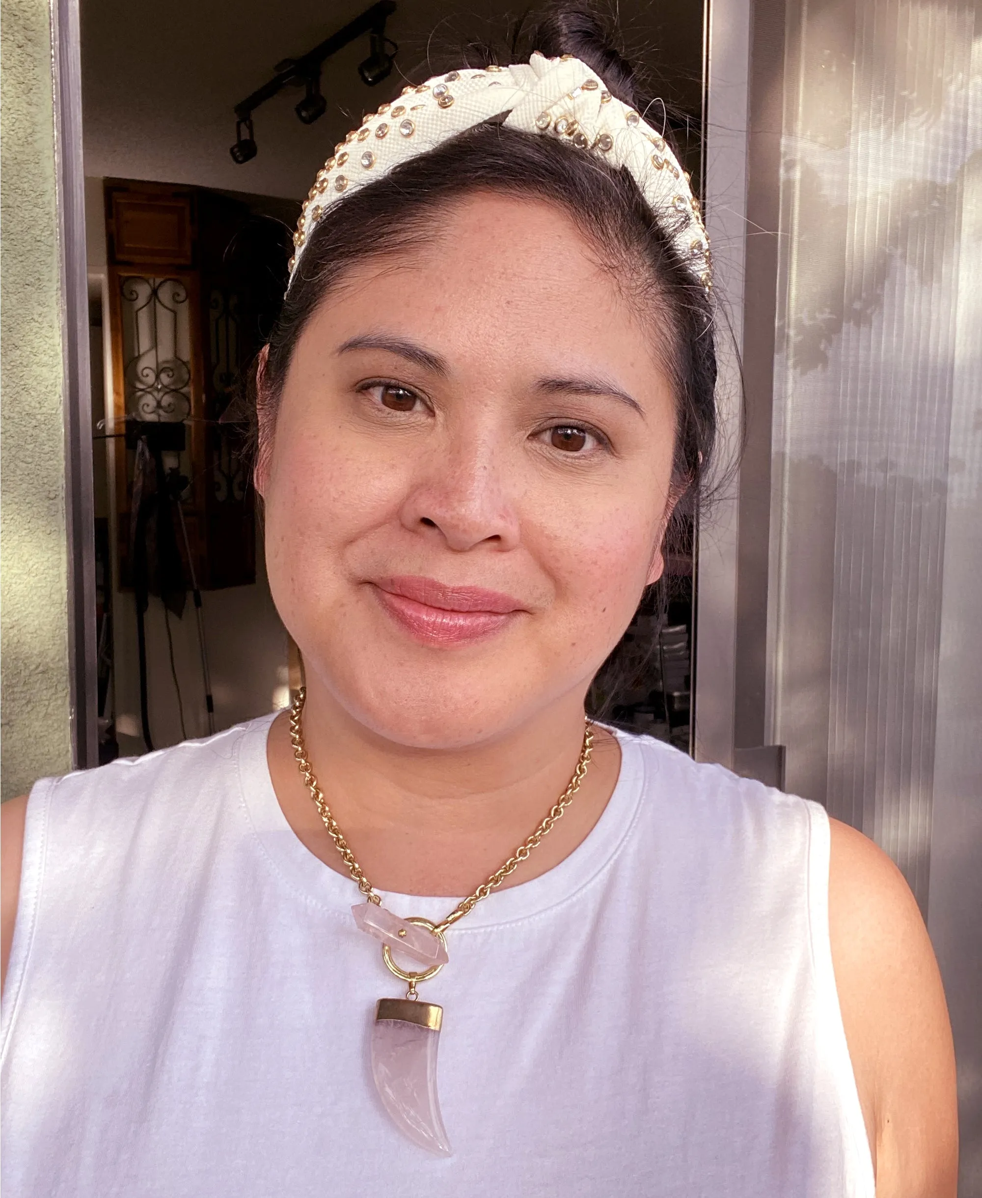 Rose quartz horn toggle necklace