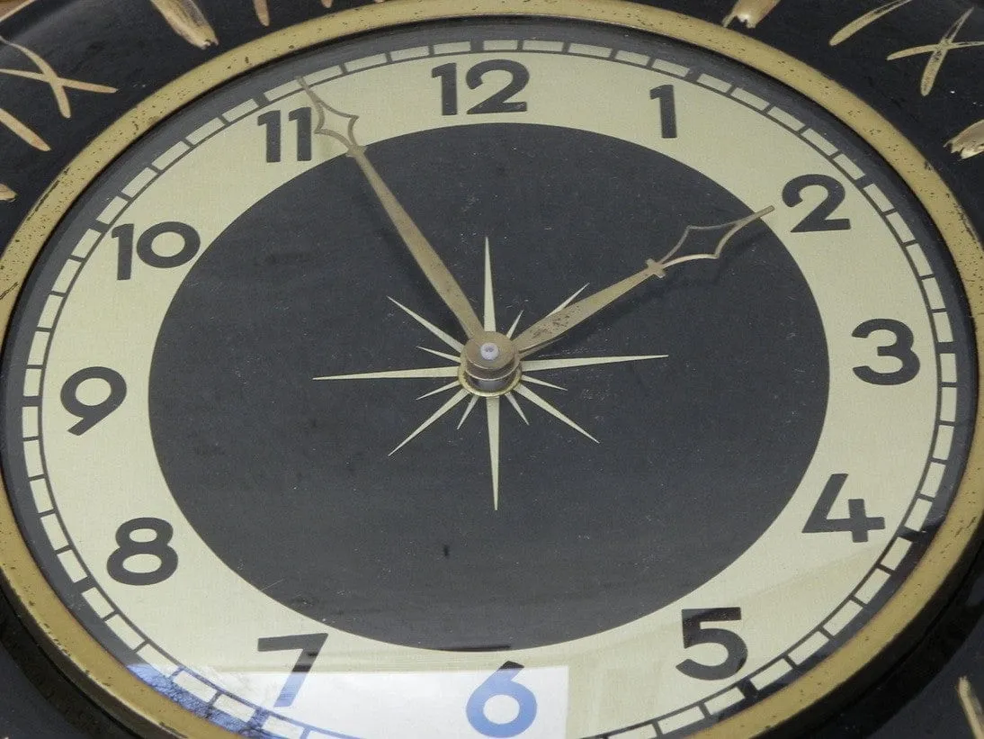 Round Ceramic Black Gold Rope Wall Clock