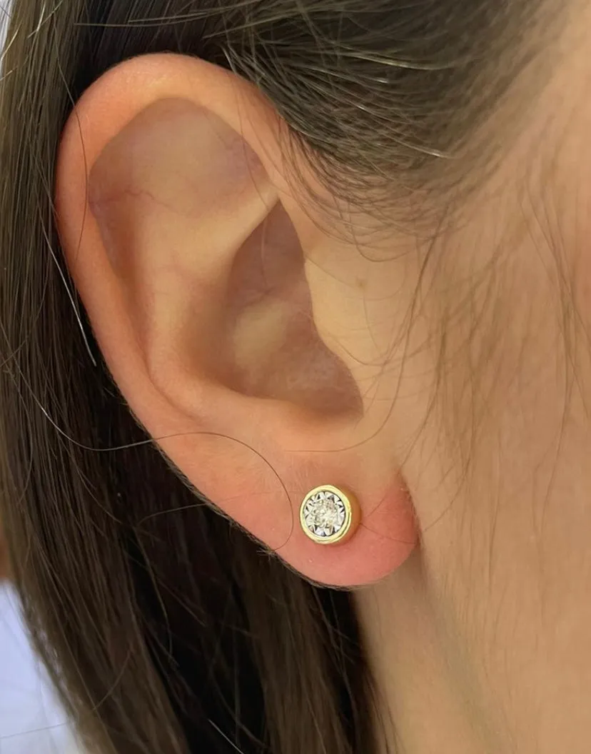 Round Illusion Diamond Stud Earrings