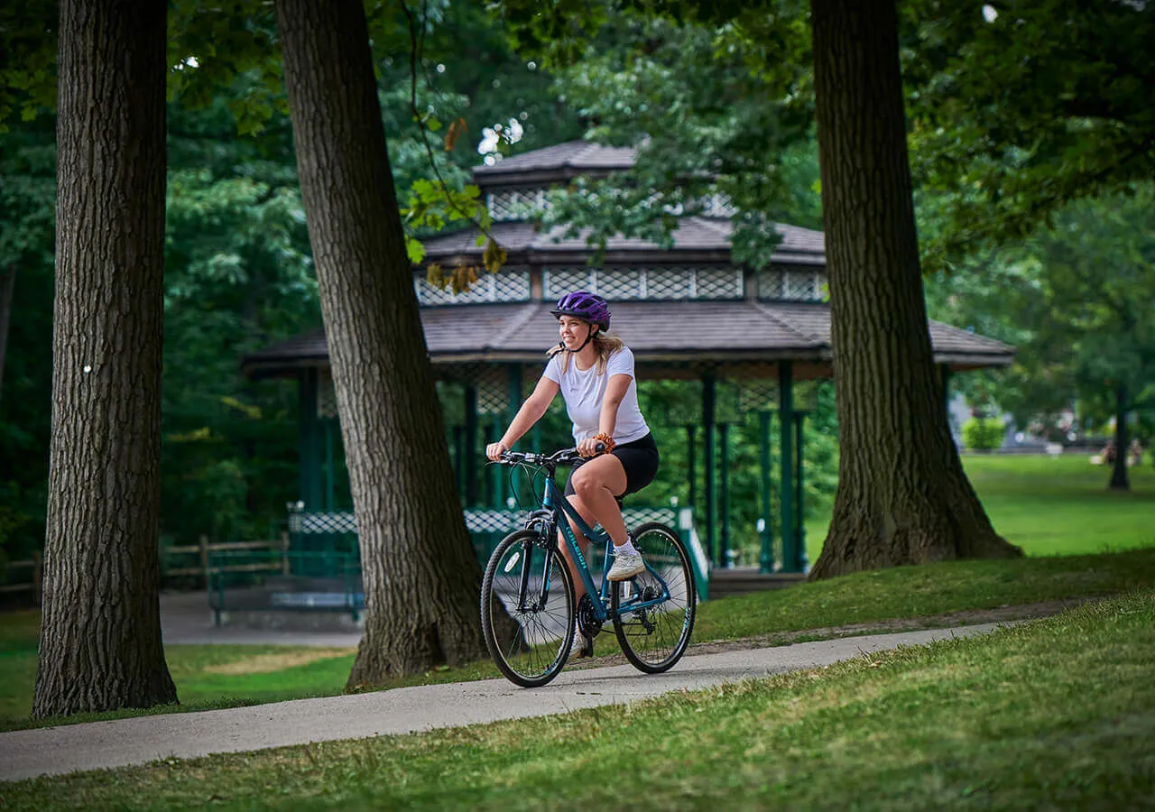 Route - Men's Hybrid Bike (700C)