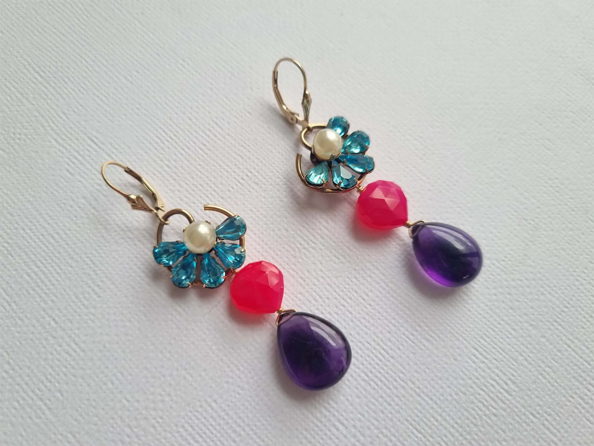 Royal | Vintage blue rhinestone iolite pink quartz earrings