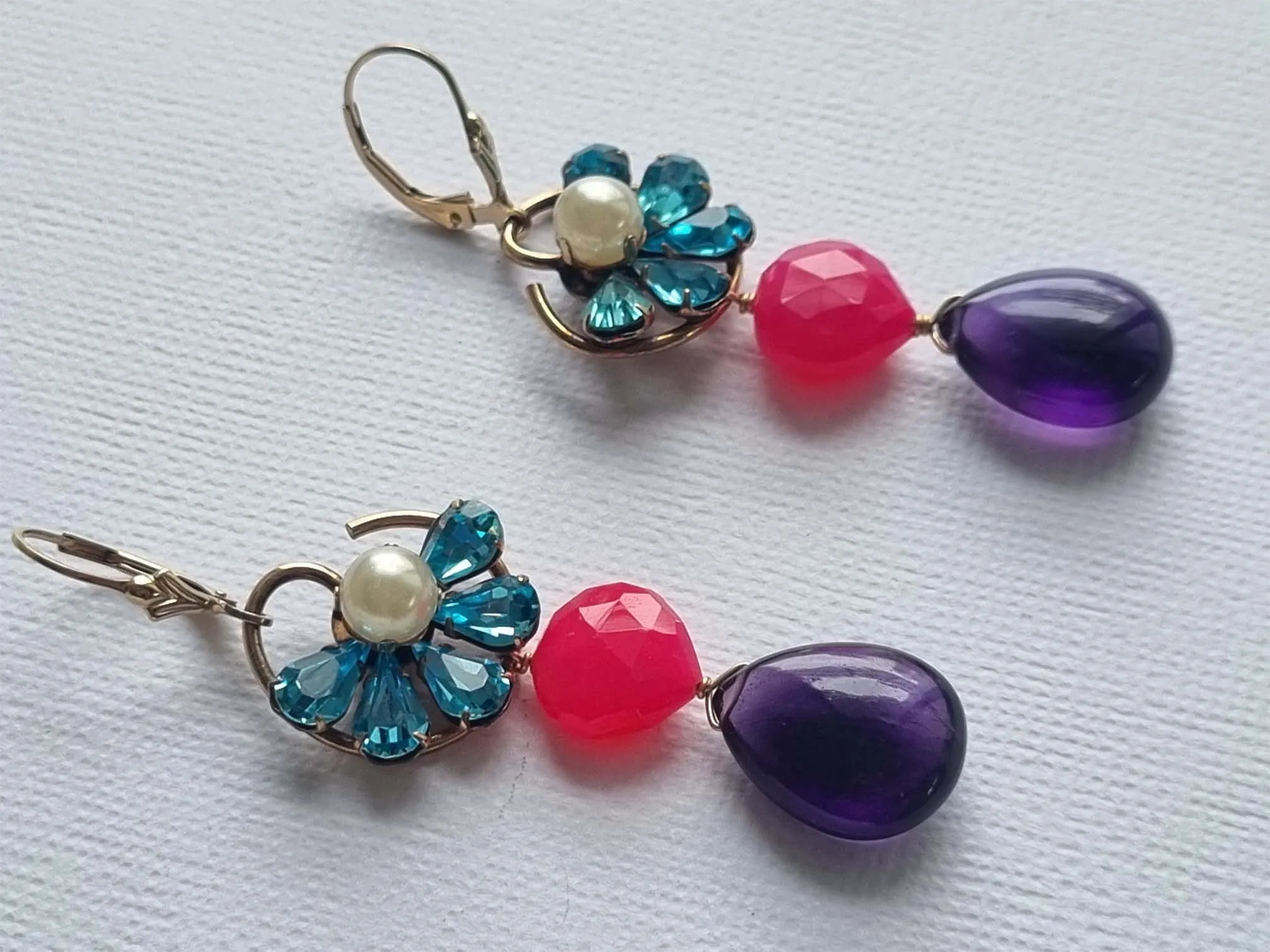 Royal | Vintage blue rhinestone iolite pink quartz earrings