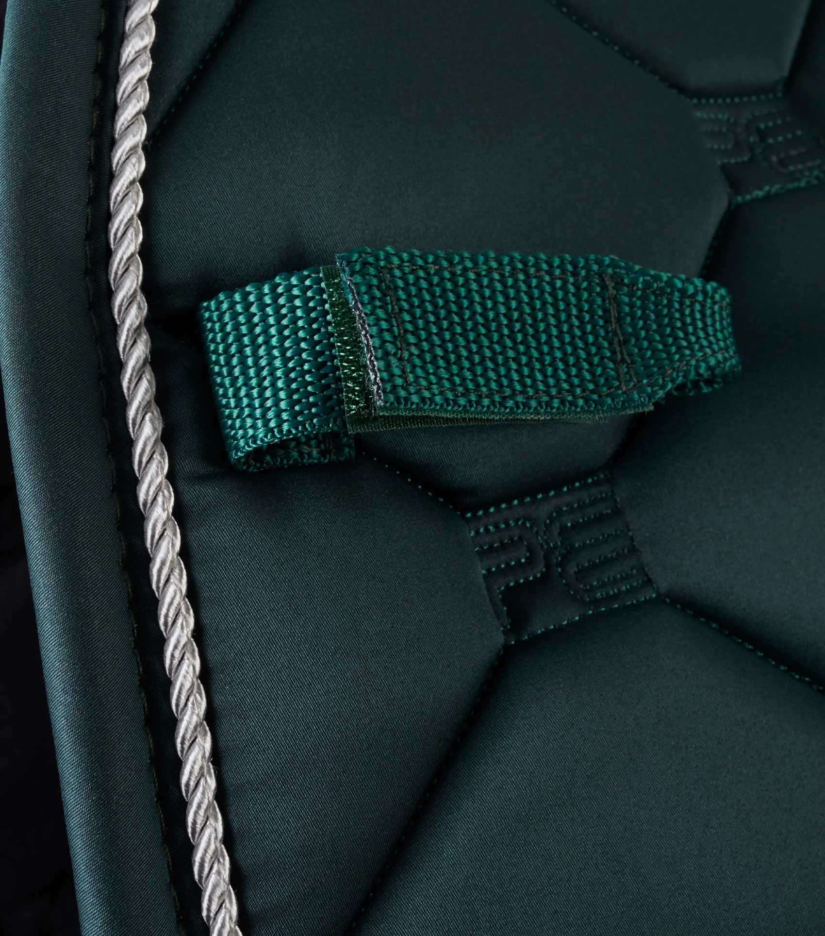 Saltare Close Contact Dressage Square Olive