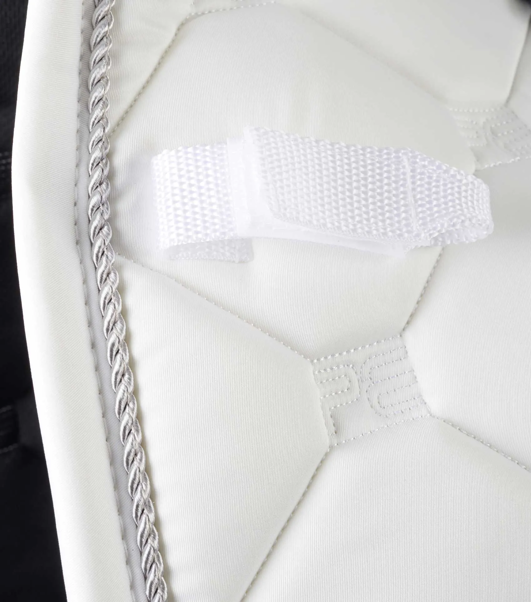 Saltare Close Contact Dressage Square White