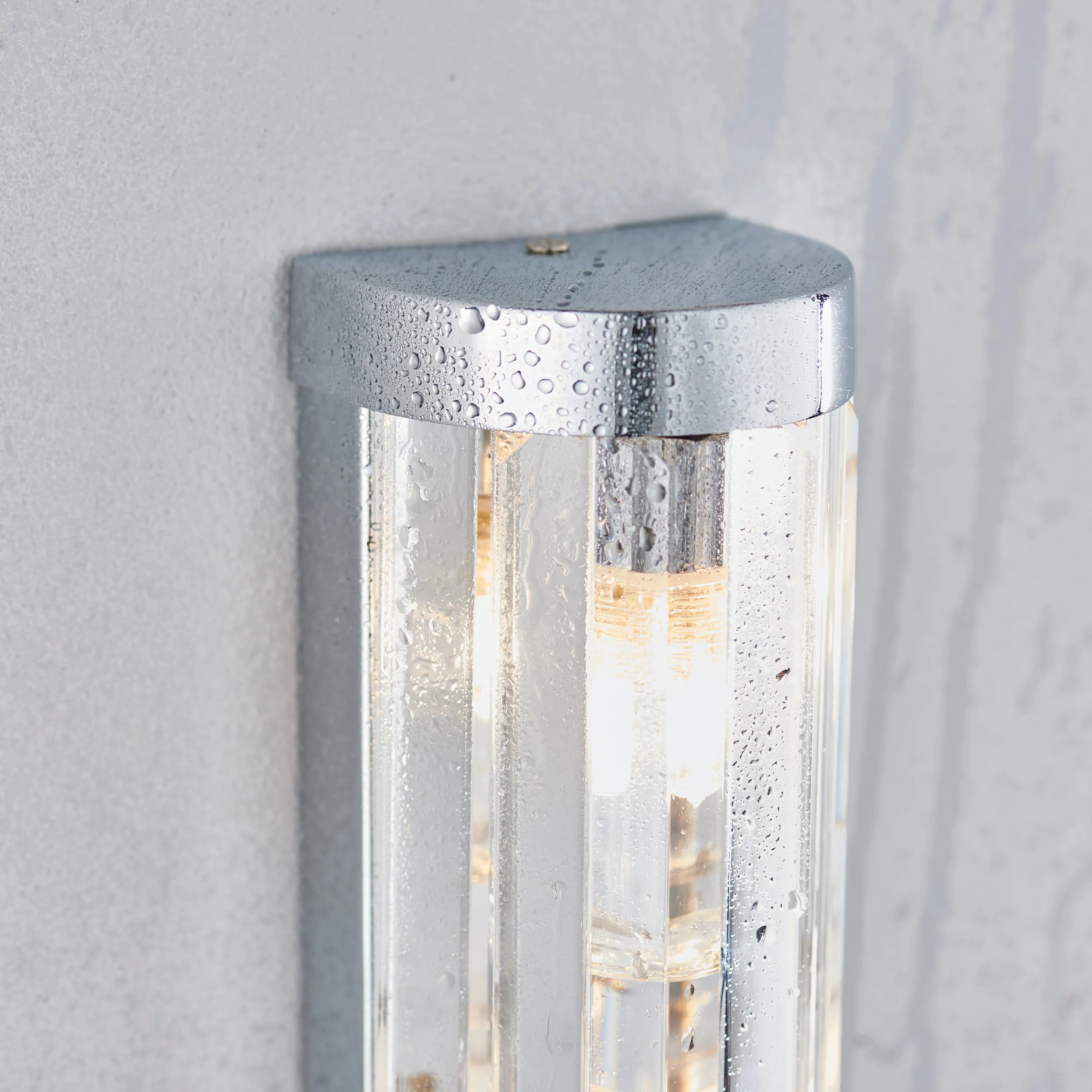 Saxby 39629 Crystal 2lt wall IP44 18W Chrome effect plate & clear crystal (k9) glass detail 2 x 18W G9 clear capsule (Required)