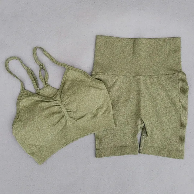 Seamless Women's Yoga Set - Sports Bra and Running Shorts - Athletic Workout 2-Piece Sport Suit