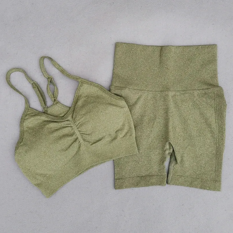 Seamless Women's Yoga Set - Sports Bra and Running Shorts - Athletic Workout 2-Piece Sport Suit