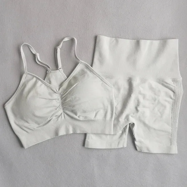 Seamless Women's Yoga Set - Sports Bra and Running Shorts - Athletic Workout 2-Piece Sport Suit