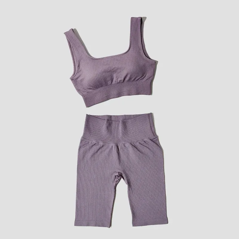 Seamless Women's Yoga Set - Sports Bra and Shorts - Fitness Workout Outfit (2-Piece)