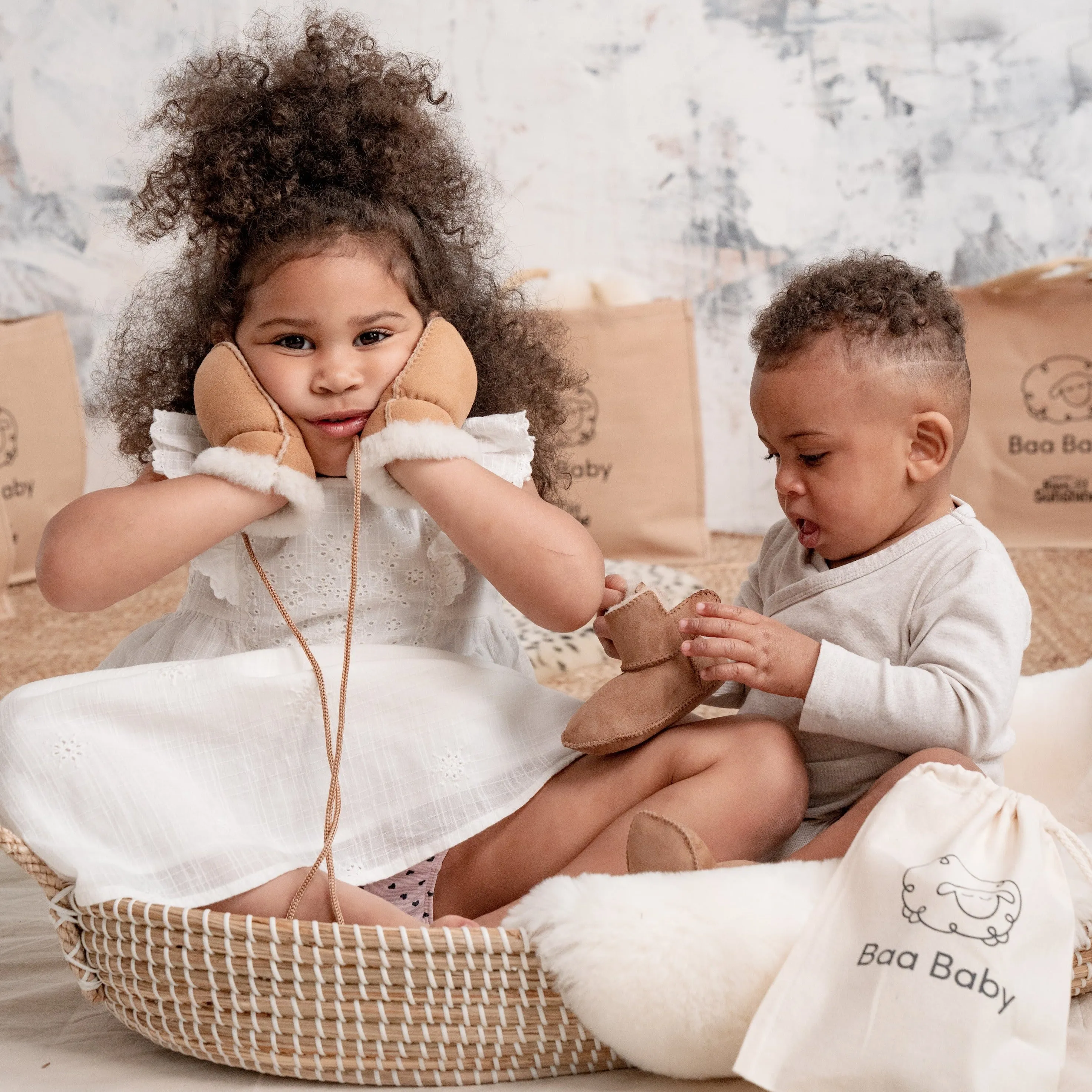 Sheepskin Puddy Mittens with Thumbs | Chesnut