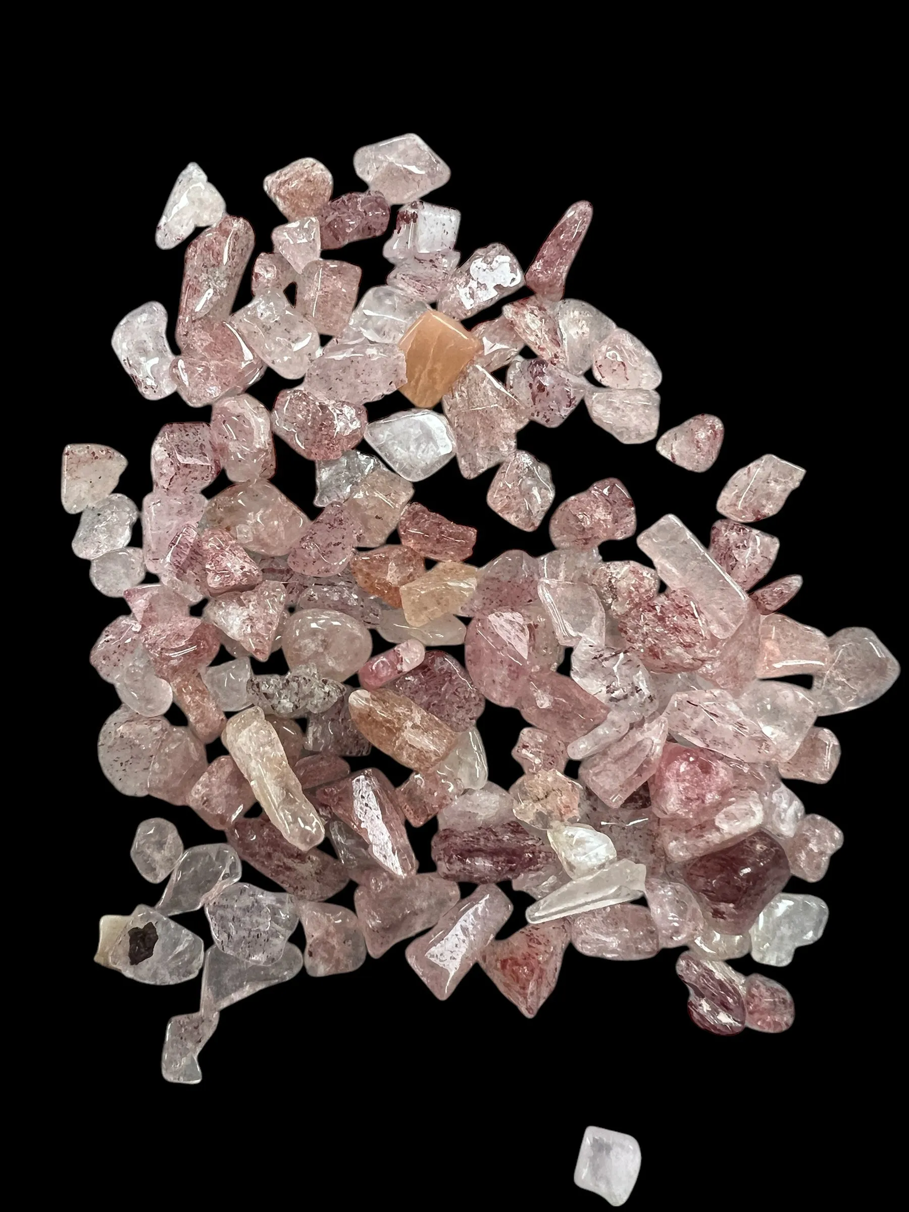 Strawberry Quartz Gemstone Chips