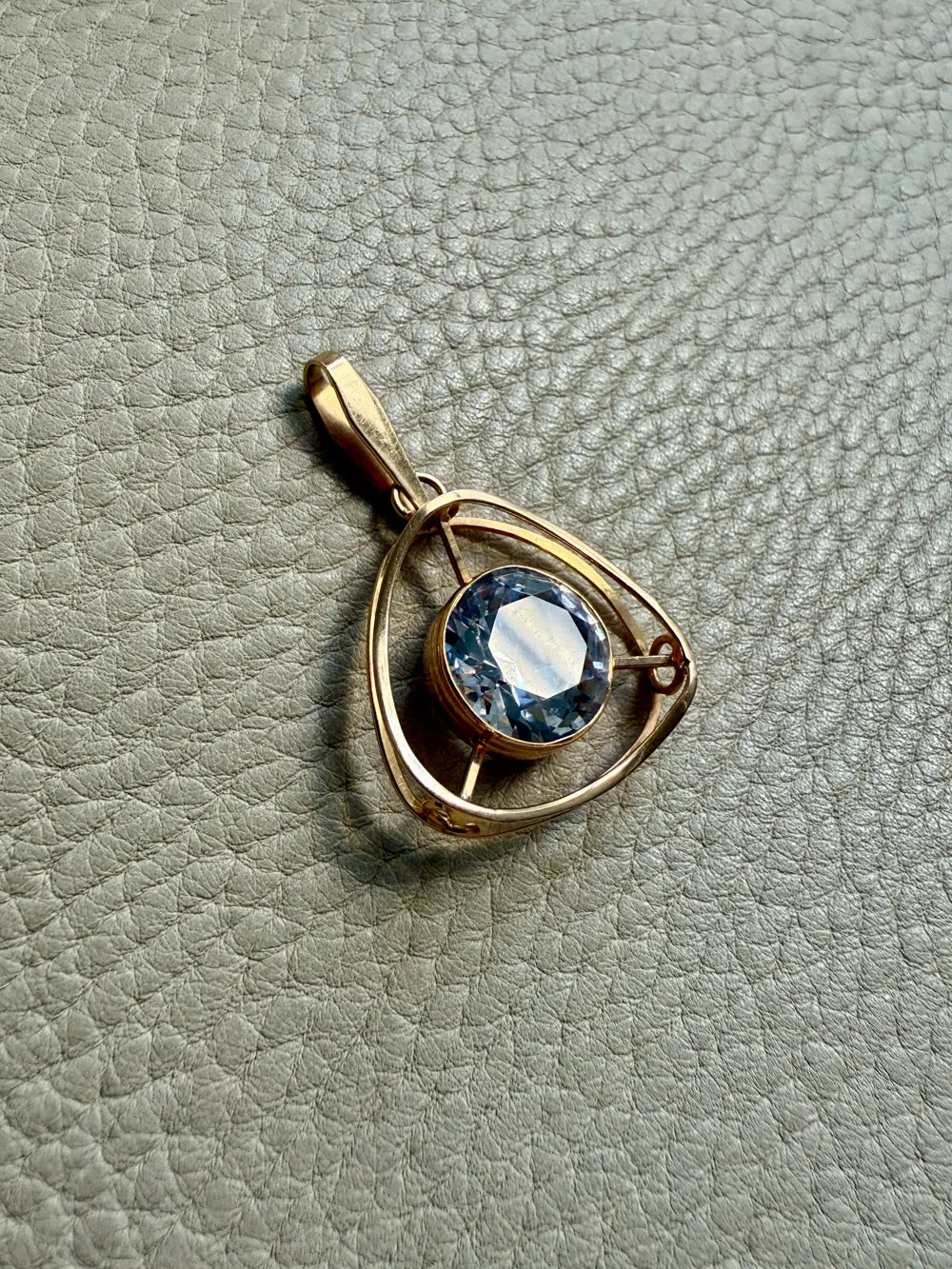Swedish Vintage Rounded Triangle Pendant in 18k gold with Large Faceted Crystal Quartz Stone - Signed